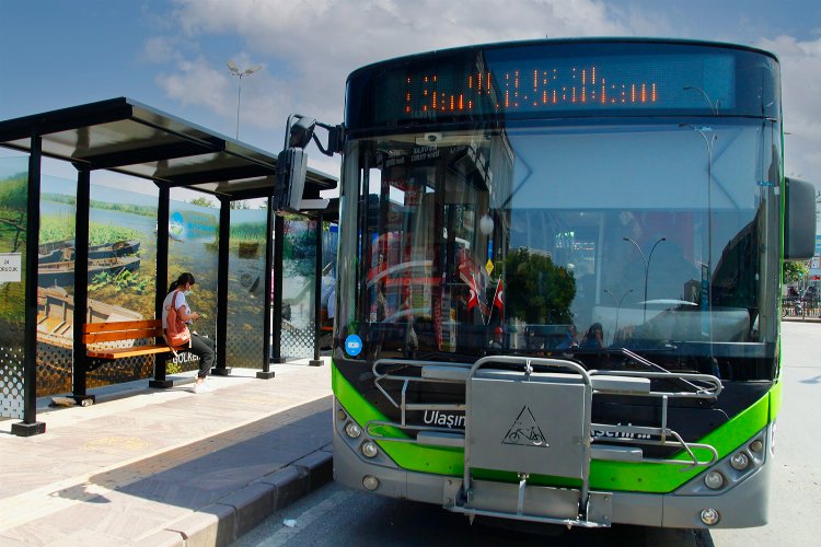 Sakarya’da YKS’ye geç kalan genci sınav yerine ulaştırdı