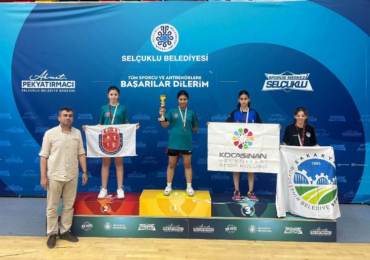 Sakaryakı raket Konya’daki şampiyonaya damga vurdu