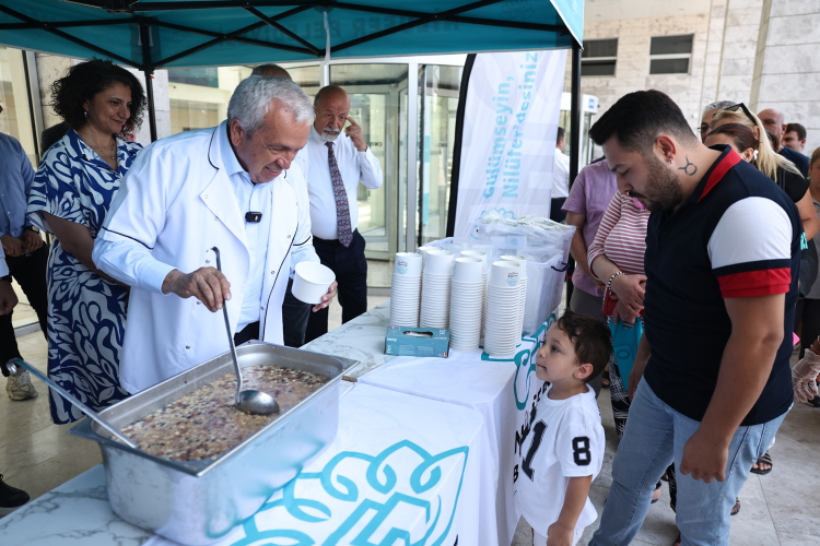 Nilüfer Belediyesi'nde çalışanlara ikramlar Başkan'dan