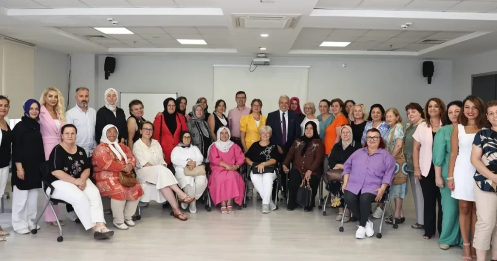 Başkan Şadi Özdemir kadın derneği temsilcileriyle buluştu