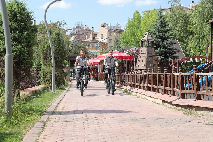 Sivas'ın parklarında güvenlikçilerin işleri kolaylaştı