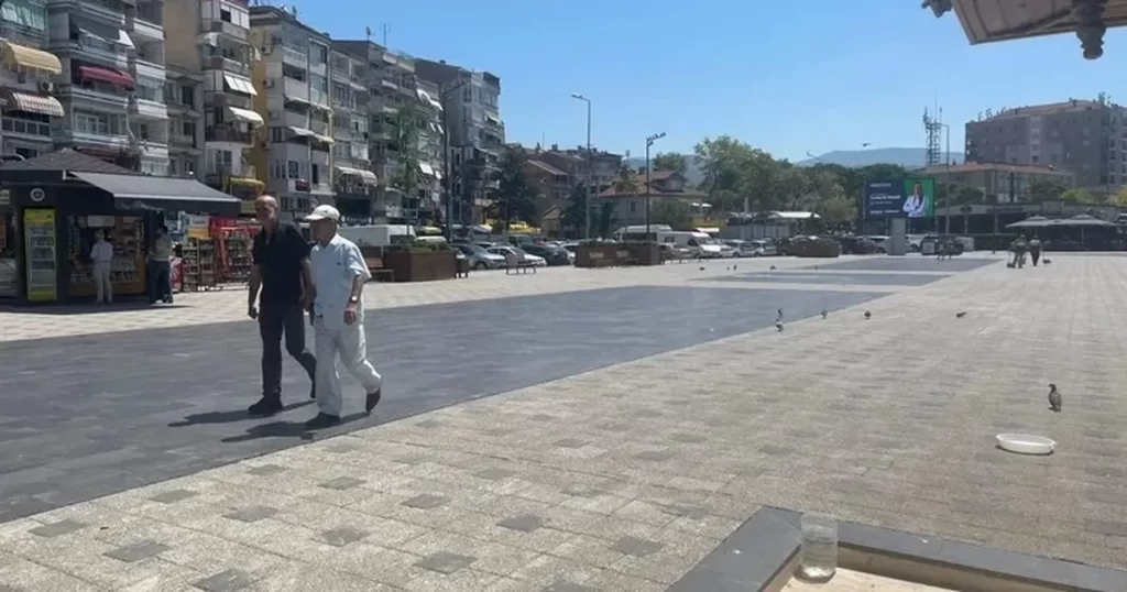 Gemlik'te sahil bölgesi yenilendi