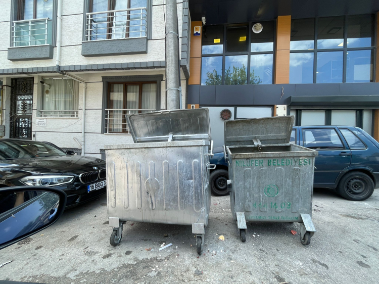 Bursa'da çöp konteynerleri tartışma konusu oluyor