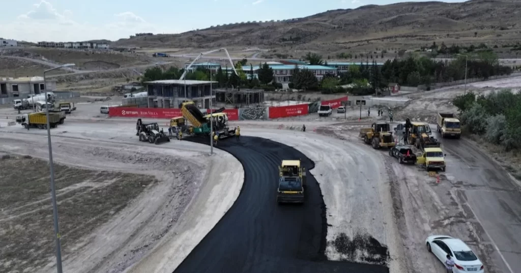 Kayseri Kocasinan’da asfalt çalışması tam gaz