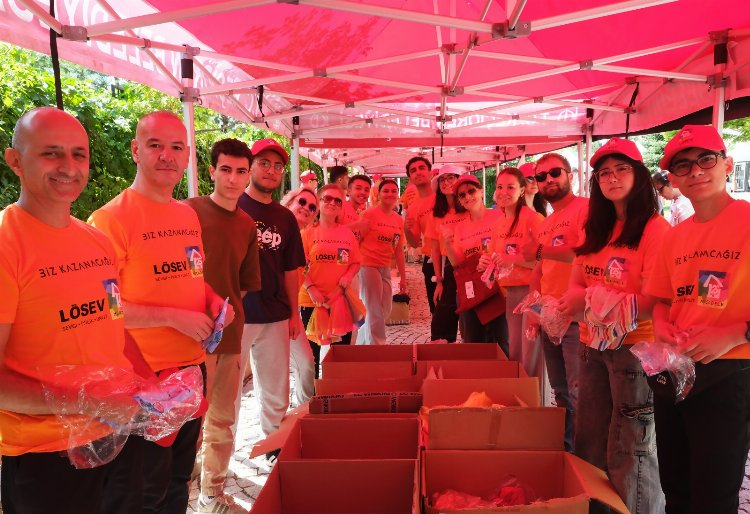 LÖSEV'in iyilik tırı yola çıkıyor