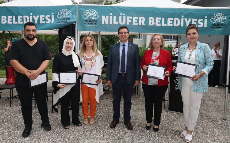 Olgun gençlerin el emeği eserleri yıl sonu sergisinde