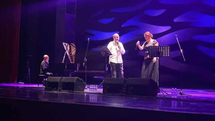 Güvenç Dağüstün, Burçin Büke ve Zuhal Olcay'dan 'Şiir Şarkıları'