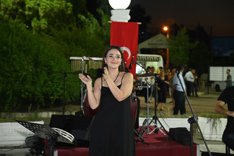 İzmir'de Karafatma Parkı Sosyal Tesisleri yeniden hizmette