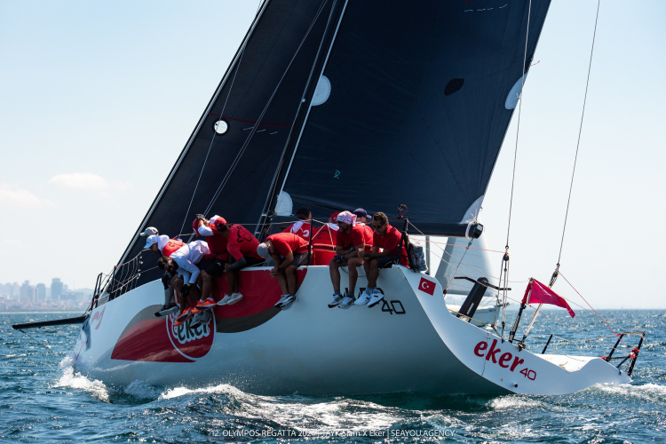 Yarışlar kıran kırana geçti… Büyük kupa 'ENKA CHEESE IV' gitti