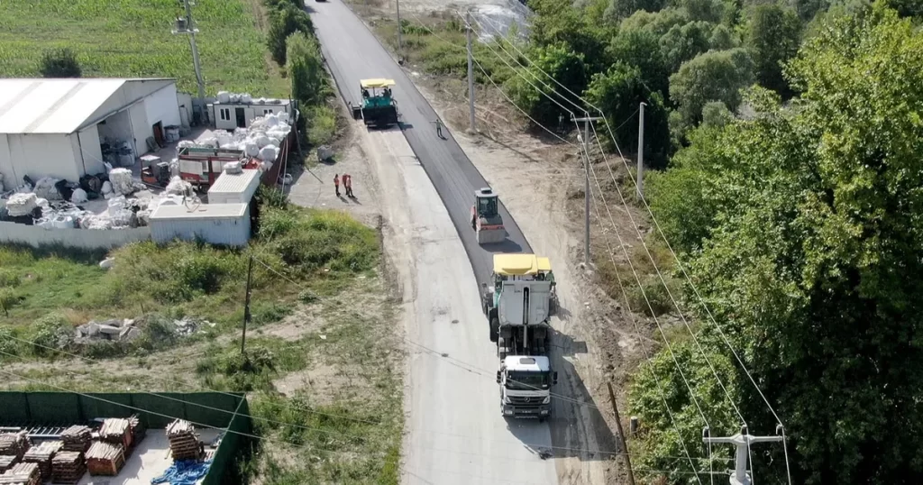 Akçay’a giden yol Sakarya Büyükşehir’le sil baştan