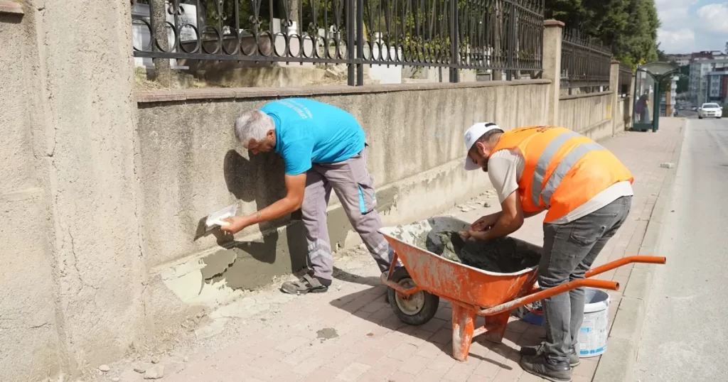 Akse Mezarlığı’nda temizlik ve bakım çalışması