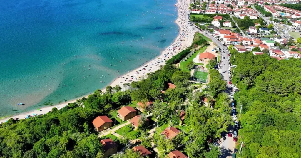 Başkan Büyükakın’dan başarılı öğrencilere tatil jesti