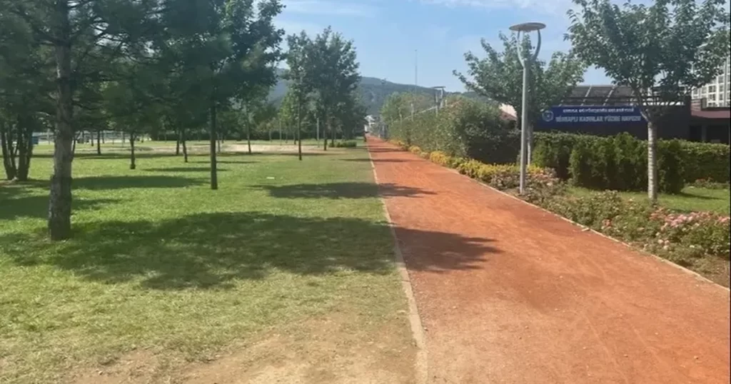 Bursa’da sıcak hava nedeniyle parklar boş kaldı