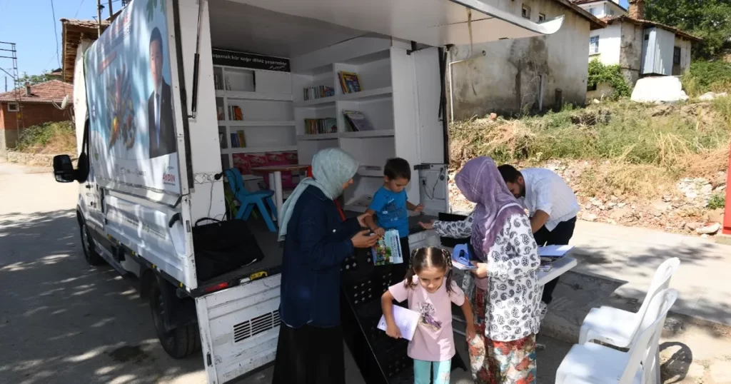 Bursa Osmangazi’de Gezici Kütüphane çok sevildi