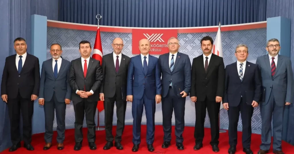 DEÜ Rektörü Yılmaz mazbatasını aldı