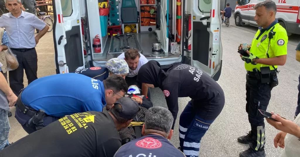 Düzce’de elektirikli bisiklet yaya çarptı: 2 yaralı