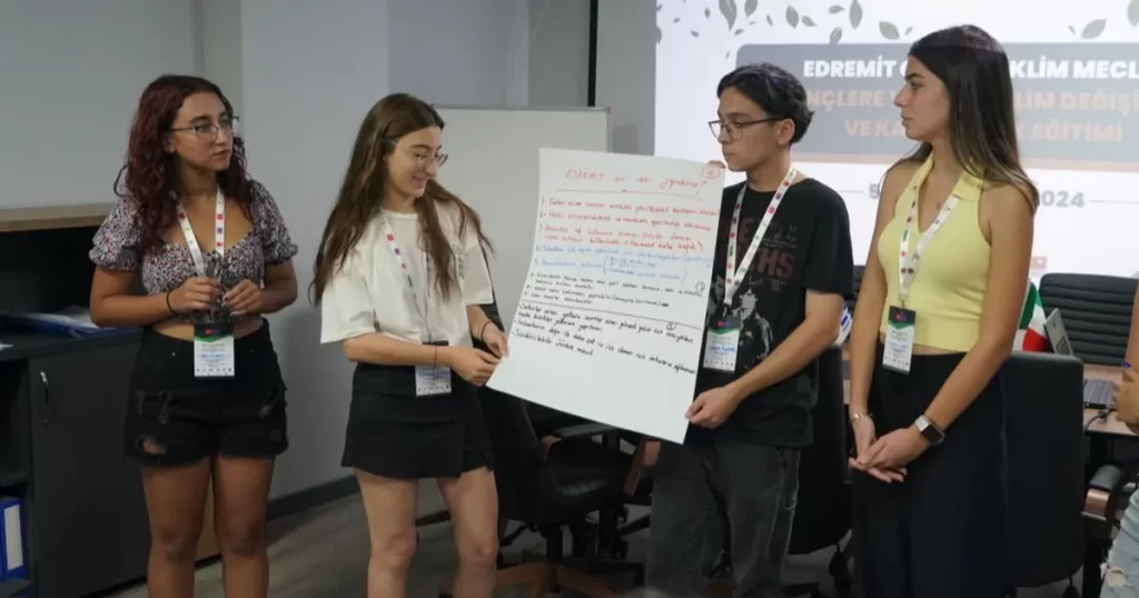 Edremit gençleri iklim değişikliğine karşı bilinçleniyor