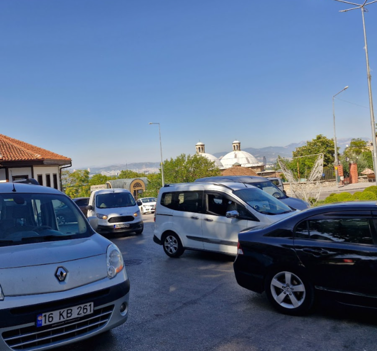 Bursa'da Çekirge Meydanı trafikle boğuşuyor