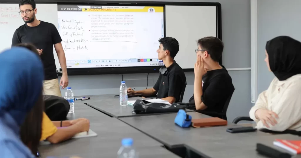 Güzide Gençlik’te ders zili çaldı