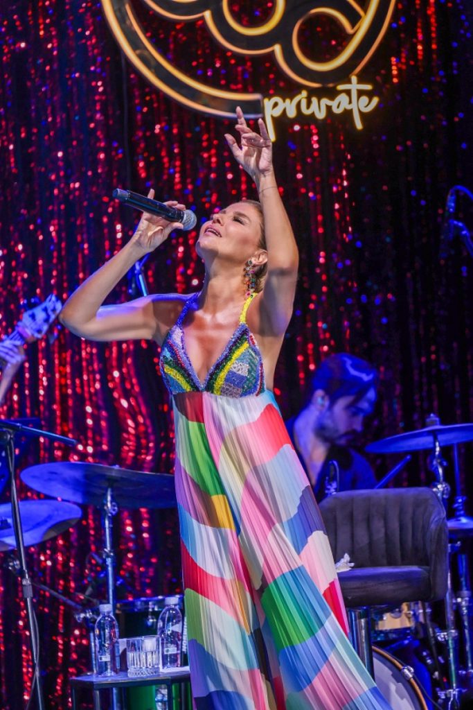 Gülben Ergen’e Bodrum’da unutulmaz gece