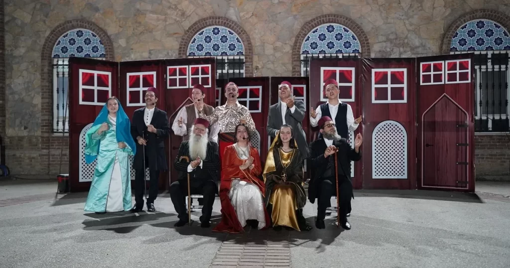 İnegöl Belediyesi şehir tiyatrosu yaz turnesinde