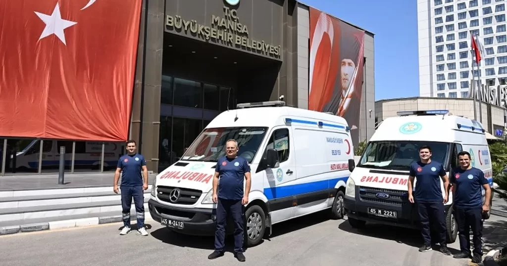 Manisa Büyükşehir’den hasta nakil ambulansı hizmeti