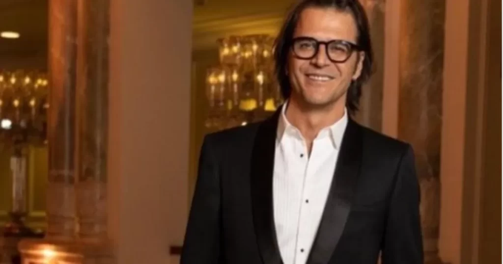 Mehmet Günsür ‘Tesadüfleri Seviyor’ – İGF HABER