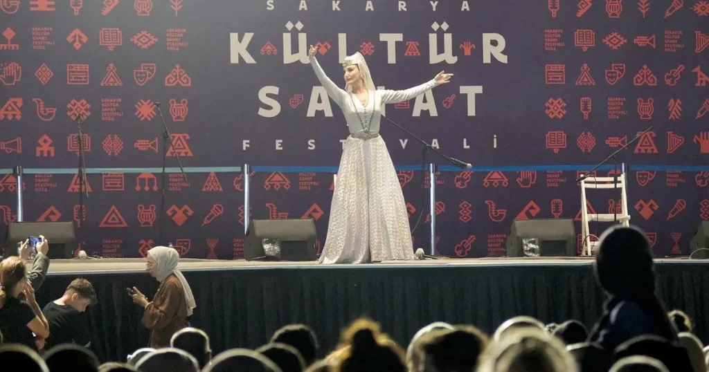 Millet Bahçesi’nde Kafkas ve Karadeniz akşamı