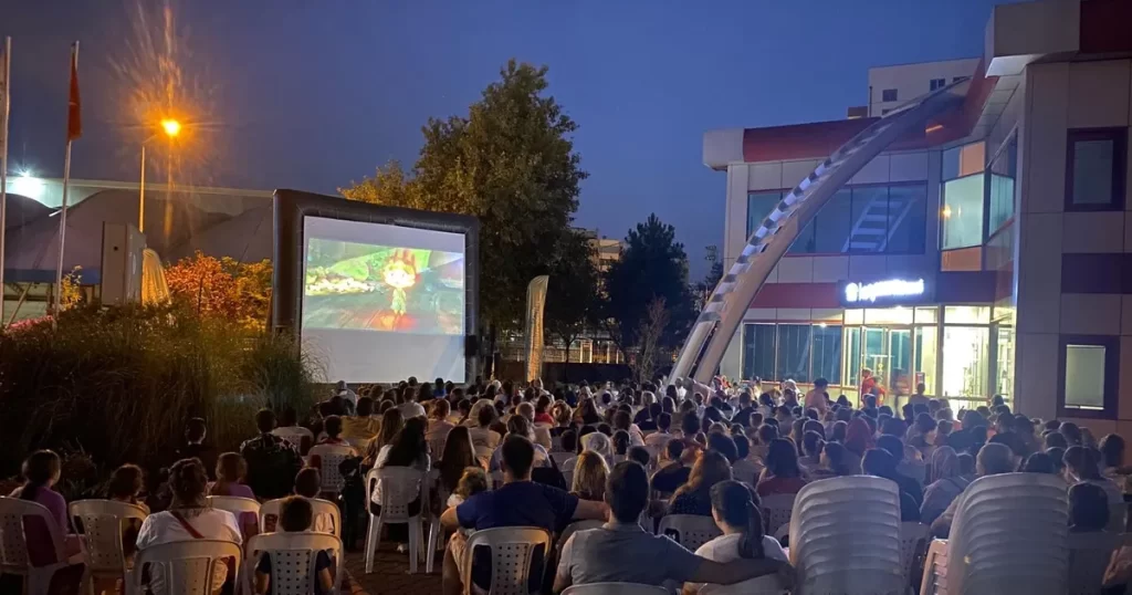 Nilüfer’de çocuklara yaz sineması – İGF HABER