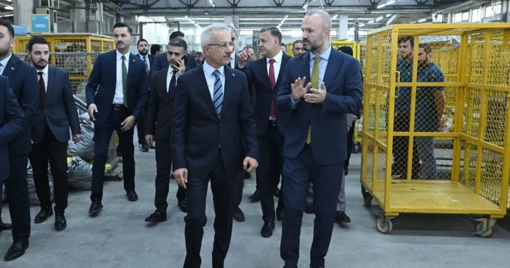 PTT'nin kalbine yakın mercek