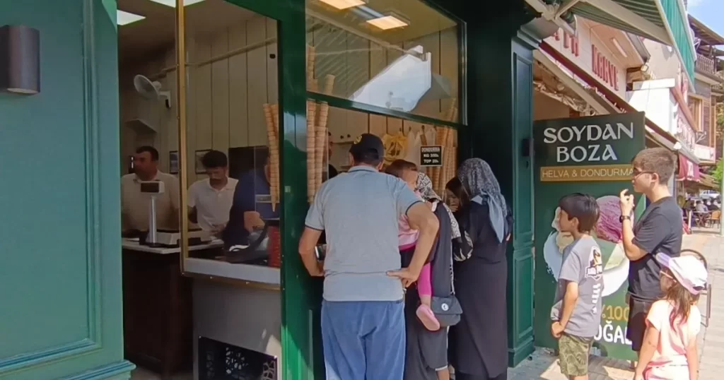 Sıcaktan bunalanlar çareyi dondurmada buldu