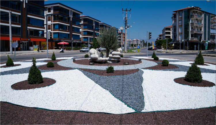 İzmir Tire'de tasarruflu peyzaj!