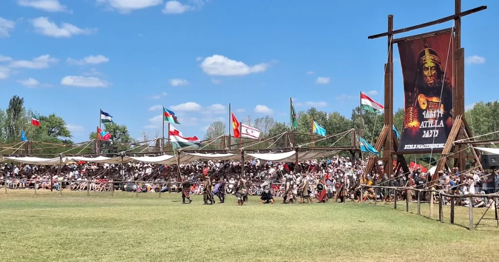 Türk Dünyası Hun-Türk Kurultayında buluştu