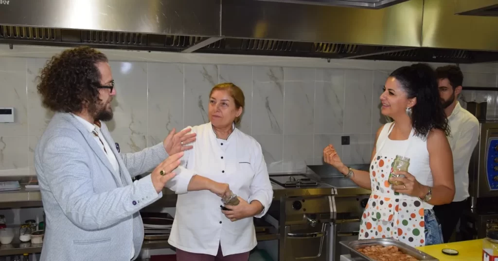 USMED Başkanı Said Ercan’dan Gaziantep’e övgü: ‘Şehre bir kadın eli değmiş’