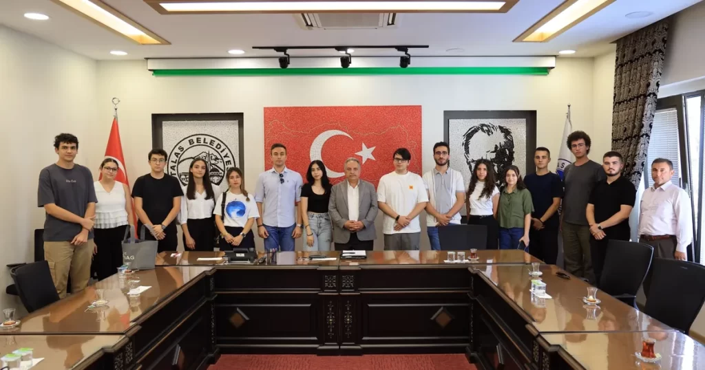 7/24 kütüphane’de hazırlandılar, üniversiteli oldular