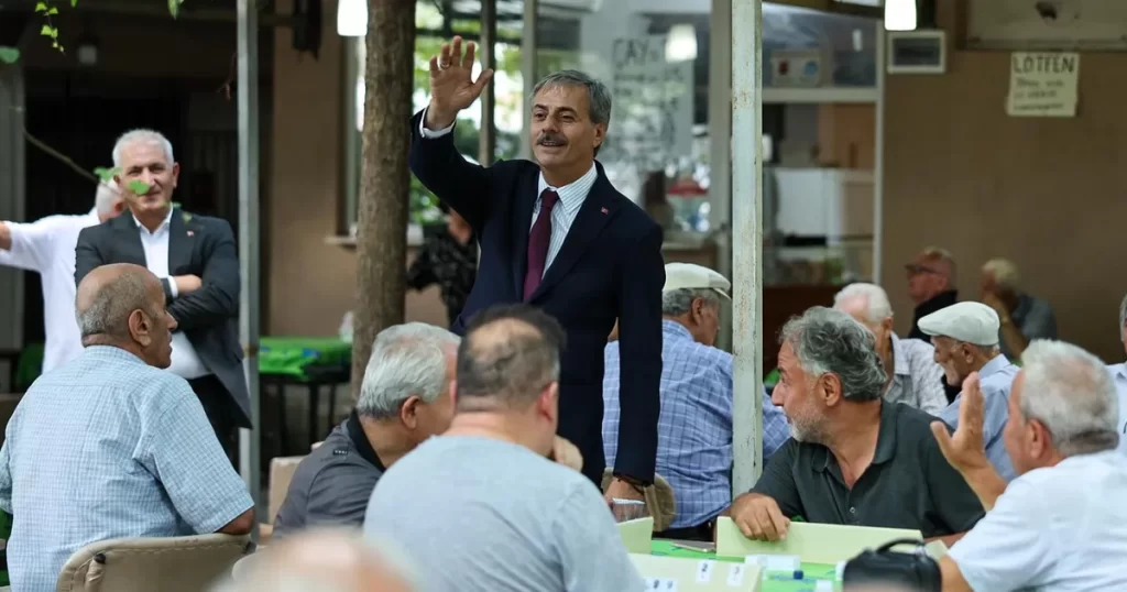 Başkan Alemdar Sakarya’da vatandaşlarla kucaklaşıyor