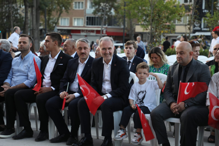 İnegöl'de kurtuluş coşkusu sokaklara taştı