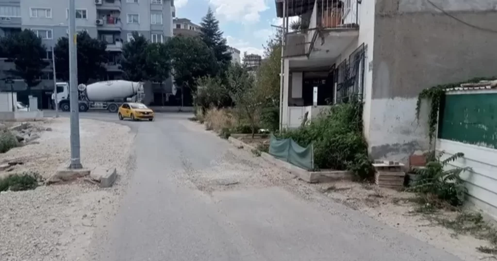 Bu yol uzun süredir onarım bekliyor