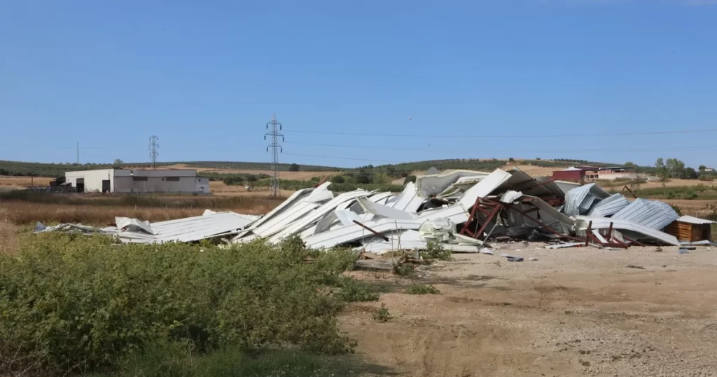 Bursa Büyükbalıklı’da 2 kaçak yapı daha yıkıldı