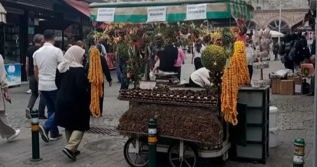 Bursa’da sokakta kestane kebabı kültürü canlılığını koruyor