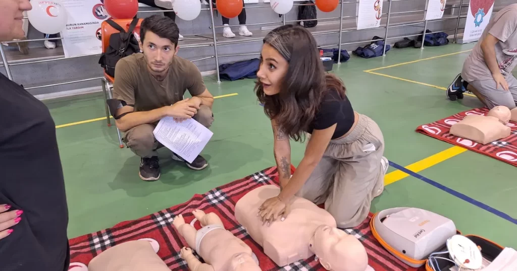 Bursa’da Türk Kızılay’dan ‘ilk yardım’ için örnek etkinlik