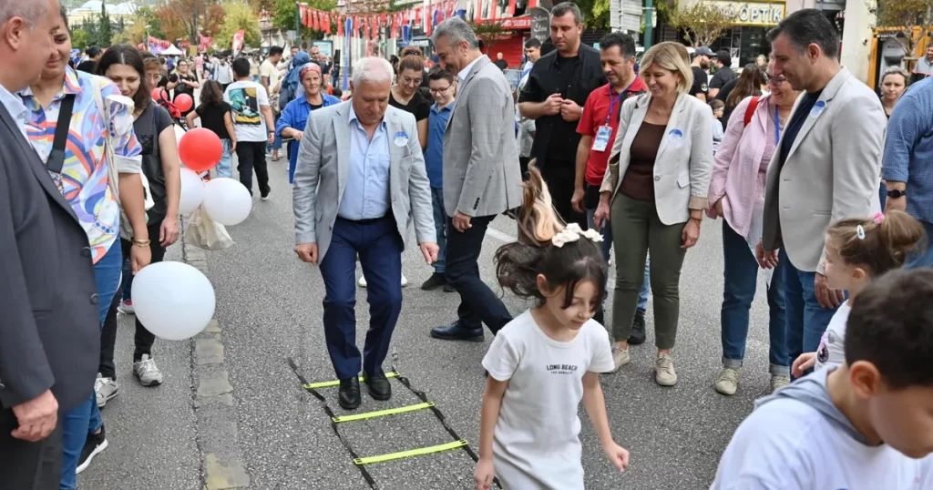 Bursa Heykel’de çocuk sesleri yankılandı