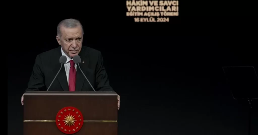 Cumhurbaşkanı Erdoğan: Adaletin tecellisine destek vermeliyiz