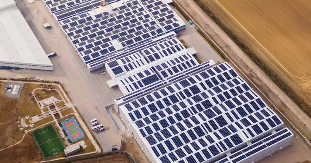 CW Enerji panelleri ile firmalar gücünü güneşten almaya devam ediyor