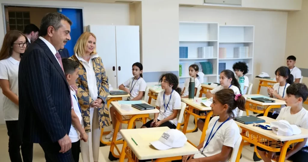 Darüşşafaka Eğitim Kurumları’na Bakan Tekin’den ziyaret