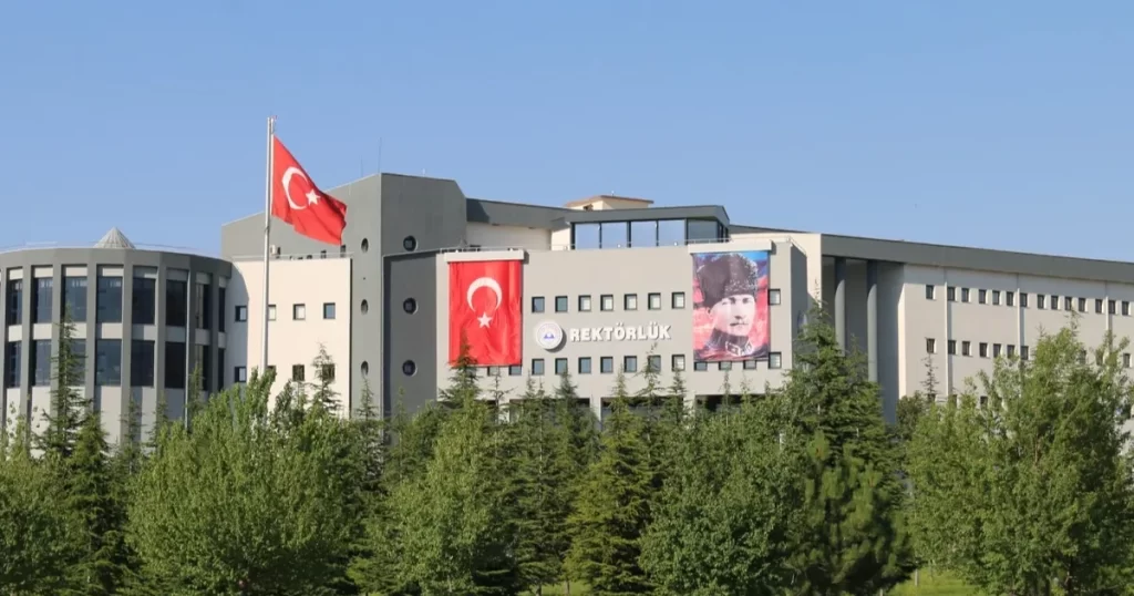 ERÜ’den 2 öğretim üyesi Türkiye’nin en iyi 100 bilim insanı arasında yer aldı