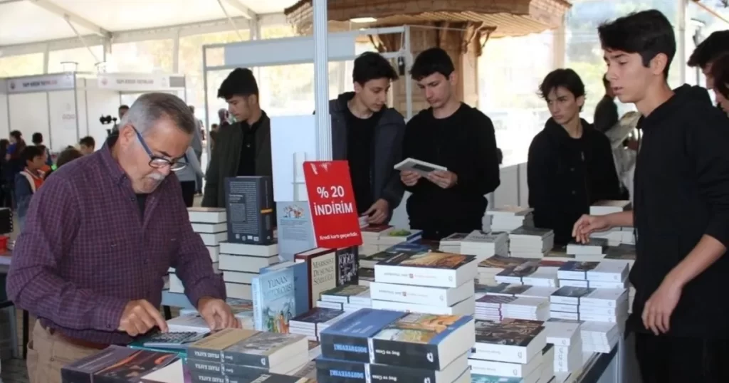Gemlik Kitap Limanı kapılarını açıyor
