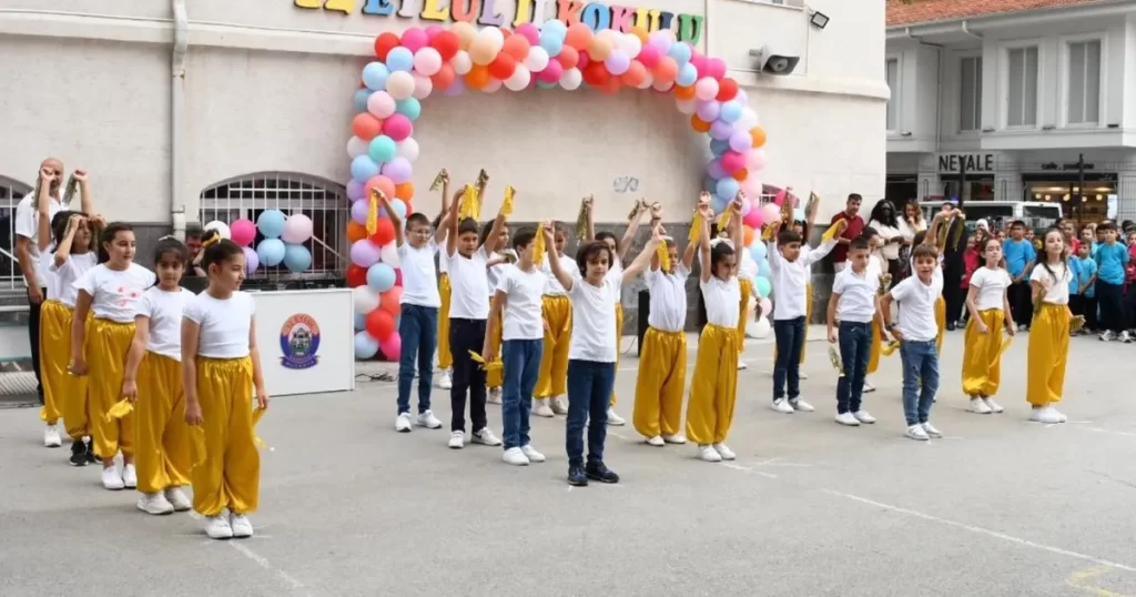 İlköğretim Haftası Mudanya’da etkinliklerle kutlandı