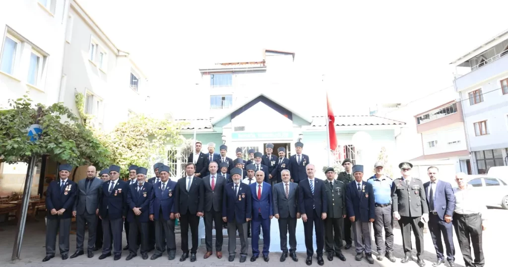 İnegöl’de kurtuluşun 102. yılı kutlamaları resmi törenlerle başladı