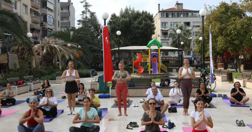 Mudanya Güzelyalı’da yoga ile güne başlandı